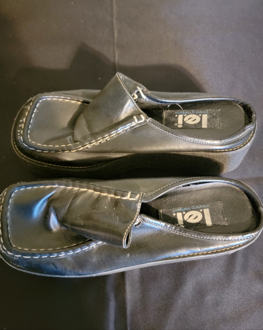 lei Black Leather Platform Mules with Contrast Stitching - Picture 2 of 7